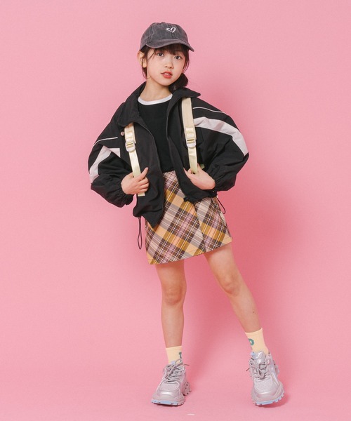 URBAN CHERRY（アーバンチェリー）の「【インナーパンツ付き】ダブルベルトチェックラップスカート（スカート・キッズ・イエロー/ネイビー/ピンク/グレー・110cm/120cm/130cm/140cm/150cm）」の18枚目の写真