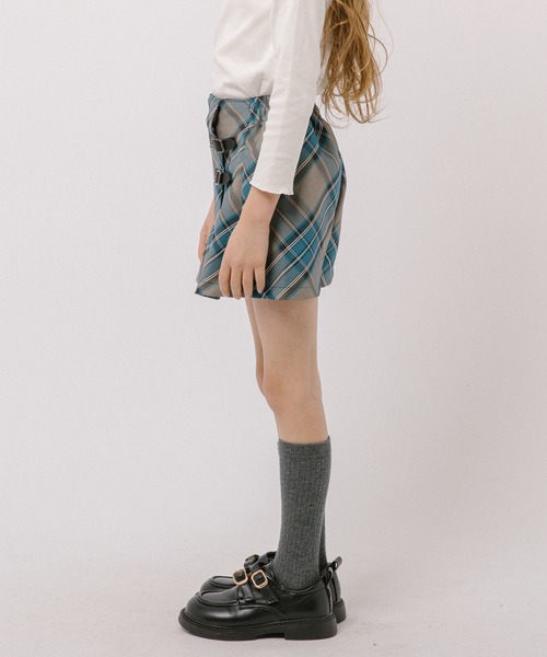 URBAN CHERRY（アーバンチェリー）の「【インナーパンツ付き】ダブルベルトチェックラップスカート（スカート・キッズ・イエロー/ネイビー/ピンク/グレー・110cm/120cm/130cm/140cm/150cm）」の5枚目の写真