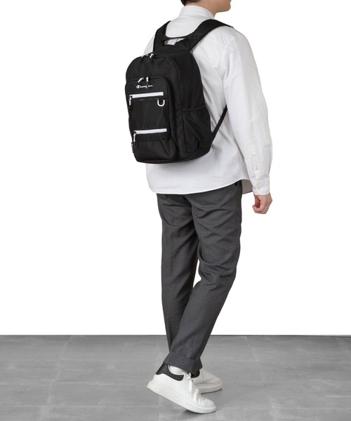 Champion(チャンピオン)の「チャンピオン リュックサック ラウンド型 通学 65461(バックパック/リュック・メンズ・ブラック×ホワイト/ブラック×グリーン/ブラック×ピンク/ベージュ×ブラック・FREE)」の13枚目の写真
