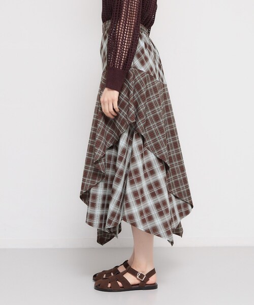THE SHOP TK （ザ ショップ ティーケー ）の「チェック柄アシンメトリースカート（スカート・レディース・ブラック系1/ダークブラウン系1・12/13）」の15枚目の写真