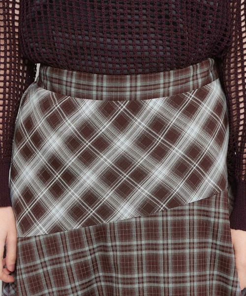 THE SHOP TK （ザ ショップ ティーケー ）の「チェック柄アシンメトリースカート（スカート・レディース・ブラック系1/ダークブラウン系1・12/13）」の17枚目の写真