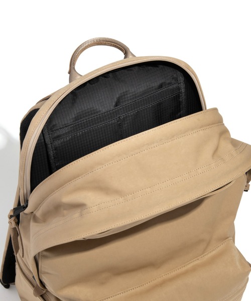 UNTRACK(アントラック)の「リュックサック CITY/TK 24L B4サイズ 15.6インチPC 2気室 60511(バックパック/リュック・メンズ・ブラック/ネイビー・FREE)」の17枚目の写真
