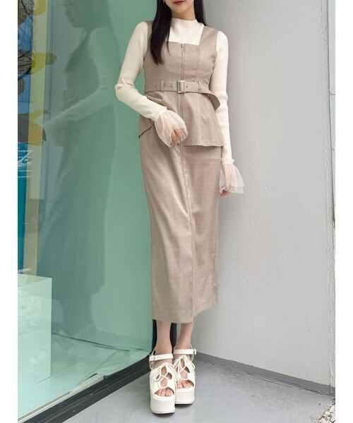 MURUA（ムルーア）の「フロントZIPビスチェジャンパースカート（ジャンパースカート・レディース・グレー/ブラック/ベージュ・2/1）」の3枚目の写真