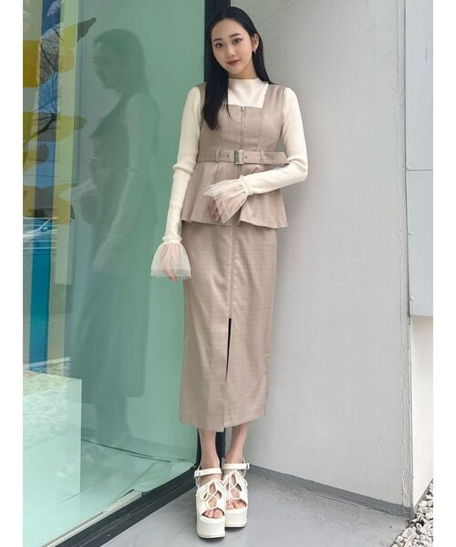 MURUA（ムルーア）の「フロントZIPビスチェジャンパースカート（ジャンパースカート・レディース・グレー/ブラック/ベージュ・2/1）」の7枚目の写真