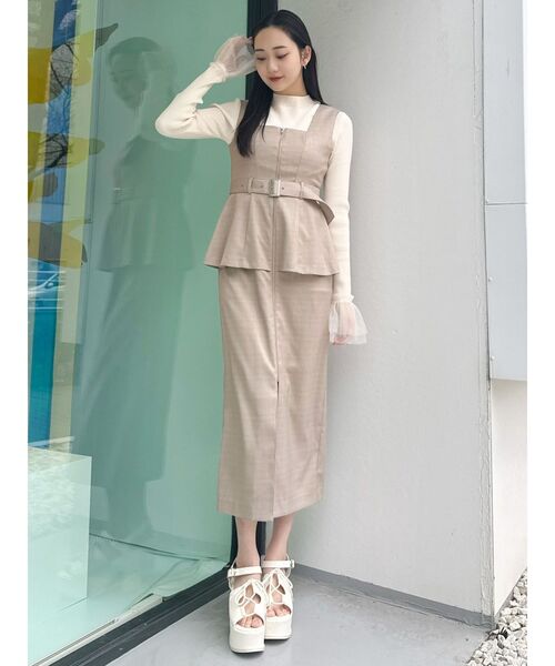 MURUA（ムルーア）の「フロントZIPビスチェジャンパースカート（ジャンパースカート・レディース・グレー/ブラック/ベージュ・2/1）」の9枚目の写真