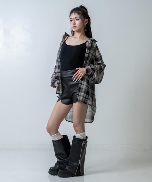 ANAP（アナップ）の「ストレッチ スリット レザーショーパン（その他パンツ・レディース・ブラック・M）」の5枚目の写真