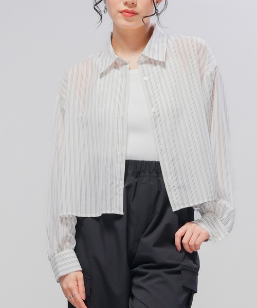 Honeys(ハニーズ)の「キャミ付シアーシャツ(シャツ/ブラウス・レディース・ホワイト系その他/グリーン/ピンク/スミクロ/グレー/アイボリー/ブルー系その他3・L/M/S/SS)」の3枚目の写真