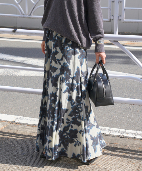 JOURNAL STANDARD（ジャーナルスタンダード）の「オリエンタルプリントスカート（スカート・レディース・ブルー/イエロー・FREE）」の4枚目の写真