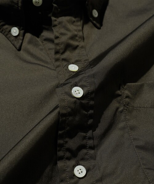 BEAMS PLUS（ビームスプラス）の「B.D. Pullover Classic-fit NYCO Twill（シャツ/ブラウス・メンズ・チャコールグレー/ベージュ・SMALL/MEDIUM/X-LARGE/LARGE）」の8枚目の写真