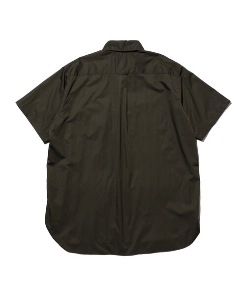 BEAMS PLUS（ビームスプラス）の「B.D. Pullover Classic-fit NYCO Twill（シャツ/ブラウス・メンズ・チャコールグレー/ベージュ・SMALL/MEDIUM/X-LARGE/LARGE）」の9枚目の写真