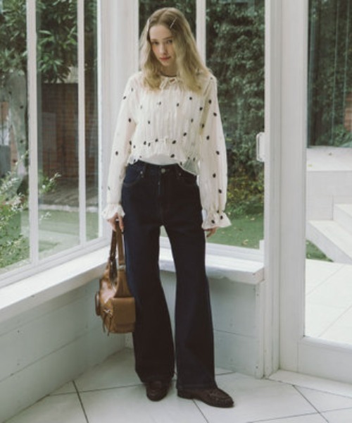 archives（アルシーヴ）の「花柄刺繍ギャザーブラウス（シャツ/ブラウス・レディース・グレー/アイボリー/ブラック・MEDIUM）」の9枚目の写真