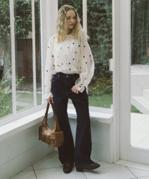 archives（アルシーヴ）の「花柄刺繍ギャザーブラウス（シャツ/ブラウス・レディース・グレー/アイボリー/ブラック・MEDIUM）」の11枚目の写真