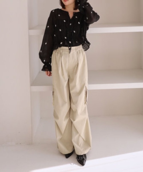 archives（アルシーヴ）の「花柄刺繍ギャザーブラウス（シャツ/ブラウス・レディース・グレー/アイボリー/ブラック・MEDIUM）」の17枚目の写真