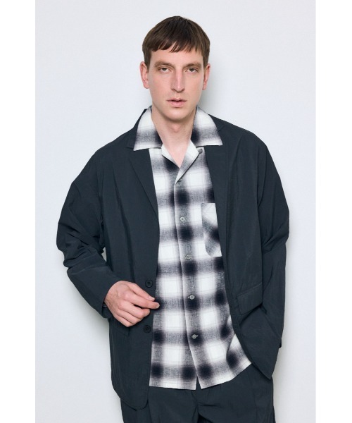 AZUL by moussy（アズールバイマウジー）の「トライファンクションテーラードジャケット（テーラードジャケット・メンズ・グレー/ブラック・SMALL/MEDIUM/LARGE）」の4枚目の写真