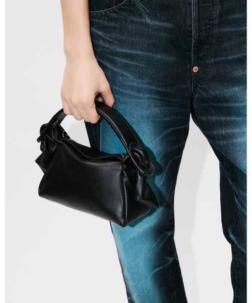 KENZO(ケンゾー)の「'KENZO Furoshiki' レザー ミニ クロスボディ バッグ(メッセンジャーバッグ・レディース・ブラック系その他・ONE SIZE)」の1枚目の写真
