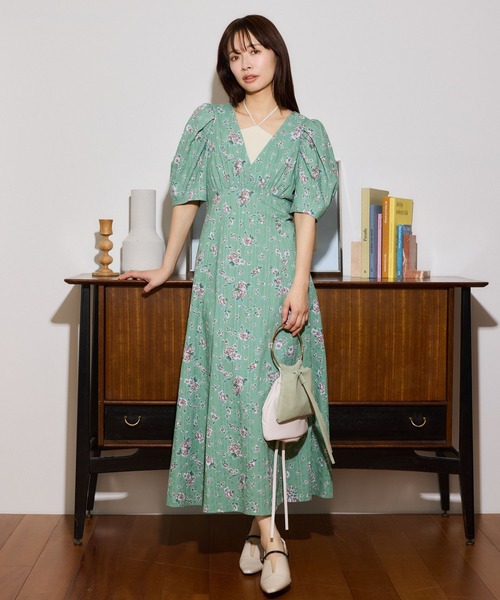 mysty woman（ミスティウーマン）の「レトロフラワーVネックワンピース 666532（ワンピース・レディース・グリーン/ネイビー・FREE）」の7枚目の写真