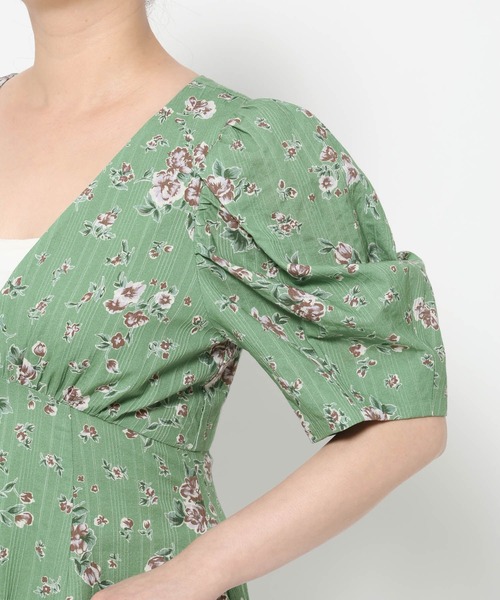 mysty woman（ミスティウーマン）の「レトロフラワーVネックワンピース 666532（ワンピース・レディース・グリーン/ネイビー・FREE）」の12枚目の写真