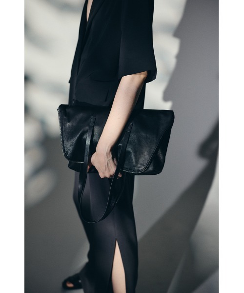 RIM.ARK（リムアーク）の「【PRE ORDER】W-zip leather bag ダブルジップ レザーバッグ（トートバッグ・レディース・ブラック・FREE）」の14枚目の写真