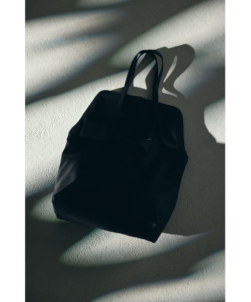 RIM.ARK（リムアーク）の「【PRE ORDER】W-zip leather bag ダブルジップ レザーバッグ（トートバッグ・レディース・ブラック・FREE）」の2枚目の写真