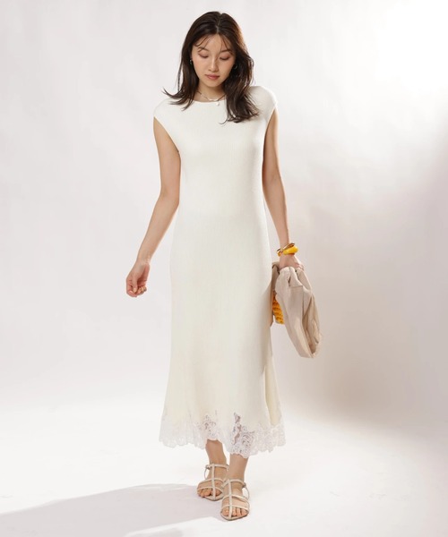 JUSGLITTY（ジャスグリッティー）の「レースヘムニットワンピース（ワンピース・レディース・ピンクベージュ/ライトブルー/オフホワイト/ネイビー・1/2）」の14枚目の写真