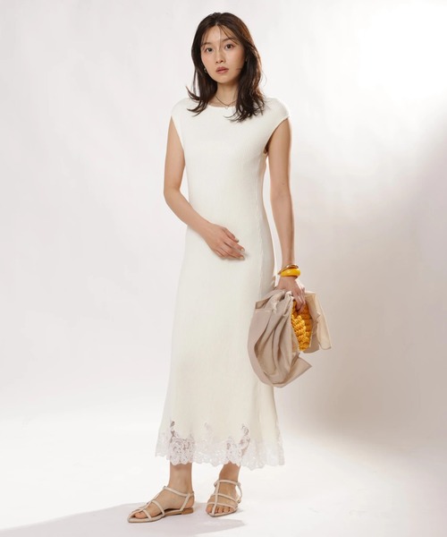 JUSGLITTY（ジャスグリッティー）の「レースヘムニットワンピース（ワンピース・レディース・ピンクベージュ/ライトブルー/オフホワイト/ネイビー・1/2）」の15枚目の写真