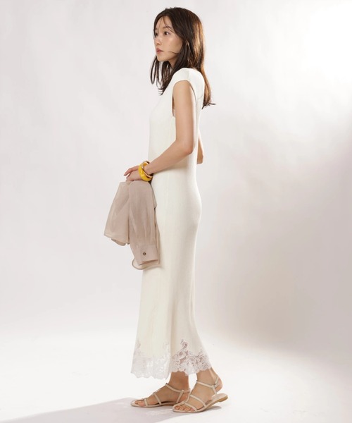 JUSGLITTY（ジャスグリッティー）の「レースヘムニットワンピース（ワンピース・レディース・ピンクベージュ/ライトブルー/オフホワイト/ネイビー・1/2）」の16枚目の写真