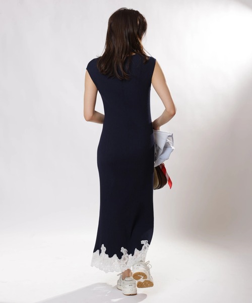 JUSGLITTY（ジャスグリッティー）の「レースヘムニットワンピース（ワンピース・レディース・ピンクベージュ/ライトブルー/オフホワイト/ネイビー・1/2）」の7枚目の写真