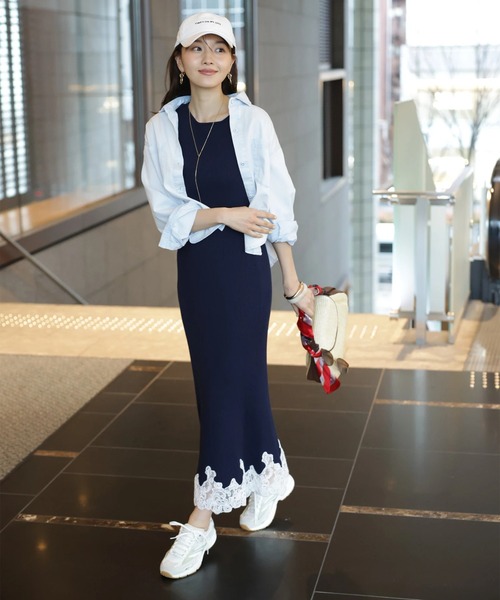 JUSGLITTY（ジャスグリッティー）の「レースヘムニットワンピース（ワンピース・レディース・ピンクベージュ/ライトブルー/オフホワイト/ネイビー・1/2）」の8枚目の写真