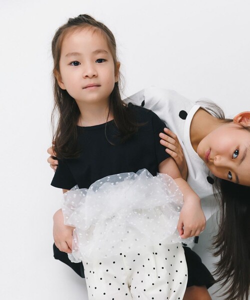 BRANSHES（ブランシェス）の「【b.+A】金子綾/ドットフリル付きチュニック（チュニック・キッズ・オフホワイト/その他/ブラック・150/120/100/90/140/130/110）」の3枚目の写真