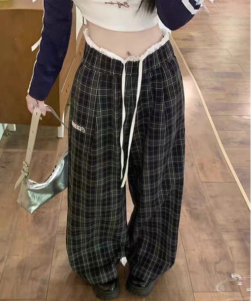 AsheKsha(アシクシャ)の「レトロチェック柄の万能ルーズフィットカジュアルパンツ(その他パンツ・レディース・ネイビー・S/M)」の1枚目の写真