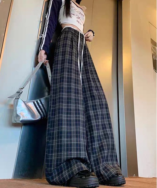 AsheKsha(アシクシャ)の「レトロチェック柄の万能ルーズフィットカジュアルパンツ(その他パンツ・レディース・ネイビー・S/M)」の3枚目の写真
