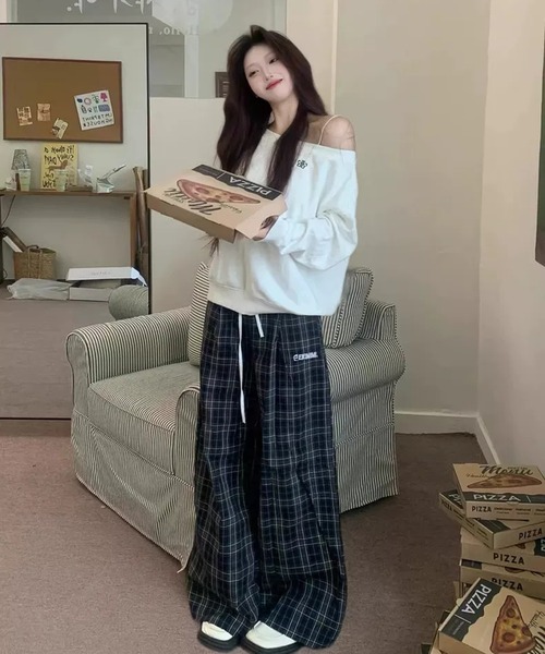AsheKsha(アシクシャ)の「レトロチェック柄の万能ルーズフィットカジュアルパンツ(その他パンツ・レディース・ネイビー・S/M)」の6枚目の写真