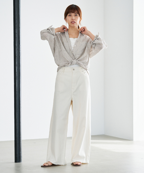 IENA（イエナ）の「《セットアップ対応》フレンチリネンチェックレギュラーカラーシャツ（シャツ/ブラウス・レディース・ベージュ・FREE）」の2枚目の写真