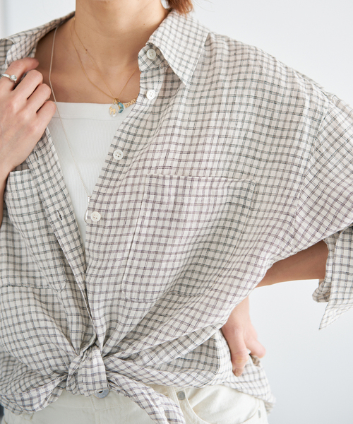 IENA（イエナ）の「《セットアップ対応》フレンチリネンチェックレギュラーカラーシャツ（シャツ/ブラウス・レディース・ベージュ・FREE）」の8枚目の写真