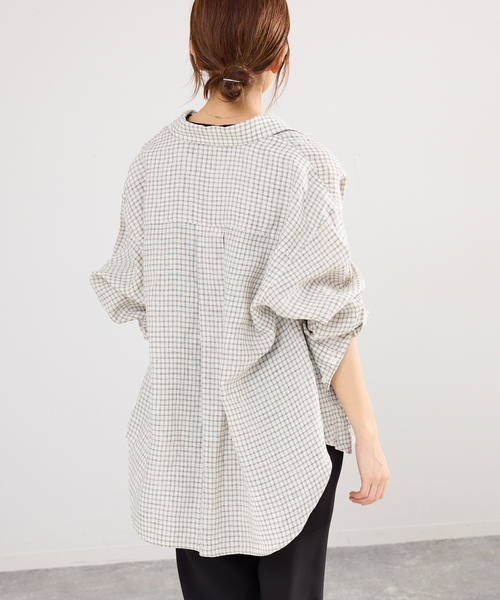 IENA（イエナ）の「《セットアップ対応》フレンチリネンチェックレギュラーカラーシャツ（シャツ/ブラウス・レディース・ベージュ・FREE）」の14枚目の写真