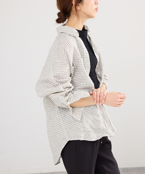 IENA（イエナ）の「《セットアップ対応》フレンチリネンチェックレギュラーカラーシャツ（シャツ/ブラウス・レディース・ベージュ・FREE）」の16枚目の写真