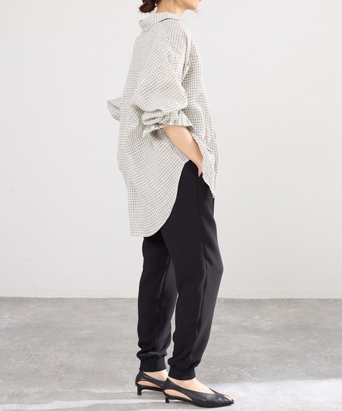IENA（イエナ）の「《セットアップ対応》フレンチリネンチェックレギュラーカラーシャツ（シャツ/ブラウス・レディース・ベージュ・FREE）」の22枚目の写真