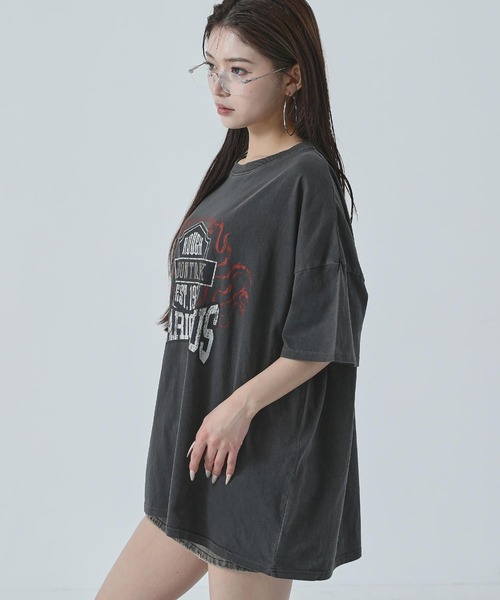 ANAP（アナップ）の「ピグメント加工 オーバーサイズ Tシャツ（Tシャツ/カットソー・レディース・ベージュ/ライトグレー/ダークブラック・F）」の5枚目の写真