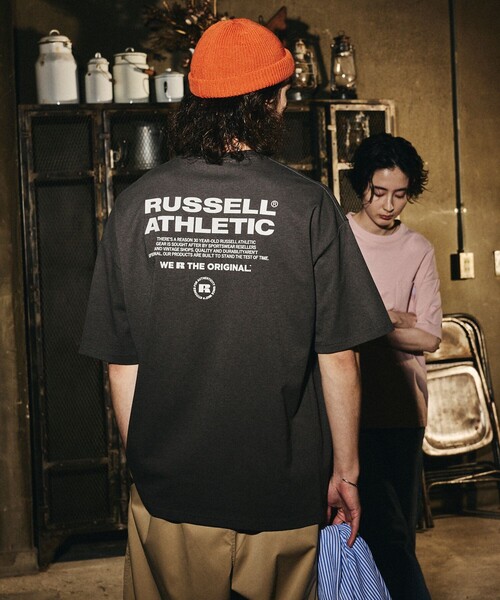 FREAK'S STORE（フリークスストア）の「RUSSELL ATHLETIC/ラッセルアスレティック 限定展開 RUSSELL ATHLETIC×FREAK'S STORE 別注 ビッグシルエット ロゴバックプリント ポケットTシャツ（Tシャツ/カットソー・メンズ・ピンク/ホワイト/ネイビー/ブラック/チャコールグレー・SMALL/LARGE/MEDIUM）」の22枚目の写真