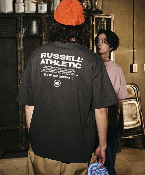 FREAK'S STORE（フリークスストア）の「RUSSELL ATHLETIC/ラッセルアスレティック 限定展開 RUSSELL ATHLETIC×FREAK'S STORE 別注 ビッグシルエット ロゴバックプリント ポケットTシャツ（Tシャツ/カットソー・メンズ・ピンク/ホワイト/ネイビー/ブラック/チャコールグレー・SMALL/LARGE/MEDIUM）」の21枚目の写真
