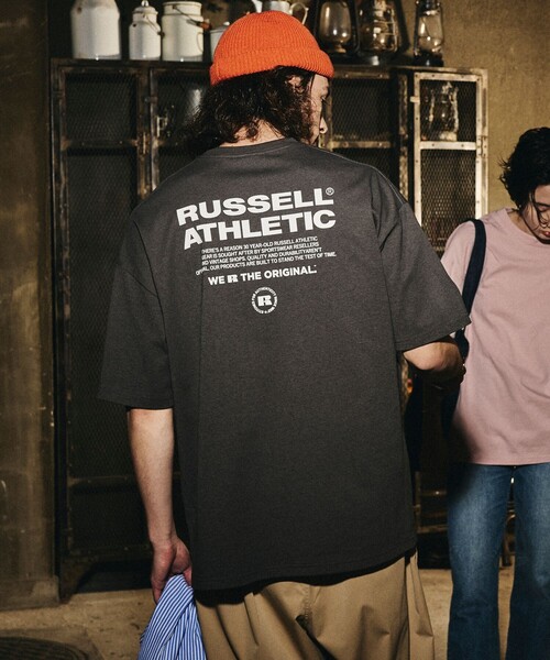 FREAK'S STORE（フリークスストア）の「RUSSELL ATHLETIC/ラッセルアスレティック 限定展開 RUSSELL ATHLETIC×FREAK'S STORE 別注 ビッグシルエット ロゴバックプリント ポケットTシャツ（Tシャツ/カットソー・メンズ・ピンク/ホワイト/ネイビー/ブラック/チャコールグレー・SMALL/LARGE/MEDIUM）」の20枚目の写真