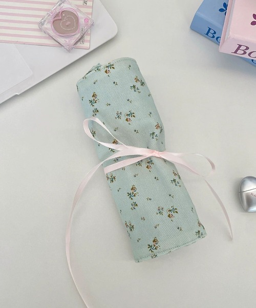 IRADOWL(アイラドール)の「花柄メイクブラシポーチケース(メイクブラシ・レディース・ピンク/ライトブルー/アイボリー・FREE)」の2枚目の写真