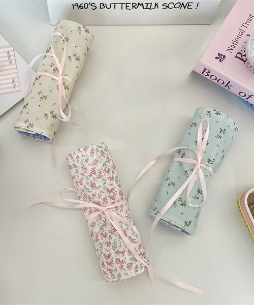 IRADOWL(アイラドール)の「花柄メイクブラシポーチケース(メイクブラシ・レディース・ピンク/ライトブルー/アイボリー・FREE)」の5枚目の写真