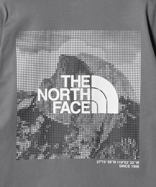 THE NORTH FACE（ザノースフェイス）の「＜THE NORTH FACE＞ショート ハーフドーム デジタル スクエア ロゴTシャツ（Tシャツ/カットソー・メンズ・ダークグレー/ブラック/オフホワイト・M/L/XL）」の8枚目の写真