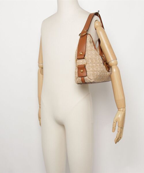 Guess(ゲス)の「CAMDEN Shoulder Bag ショルダーバッグ(ショルダーバッグ・レディース・キャメル・ONE SIZE)」の14枚目の写真