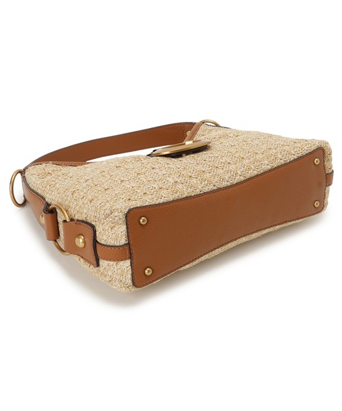 Guess(ゲス)の「CAMDEN Shoulder Bag ショルダーバッグ(ショルダーバッグ・レディース・キャメル・ONE SIZE)」の4枚目の写真