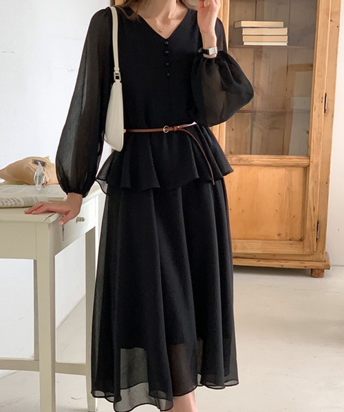 Doula Doula(ドゥーラドゥーラ)の「Vネックペプラムデザインベルト付きワンピース(ワンピース・レディース・ホワイト/ブラック/ベージュ・FREE)」の18枚目の写真