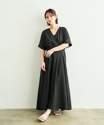 カシュクールワンピース」に該当するブラック/黒色系のファッション