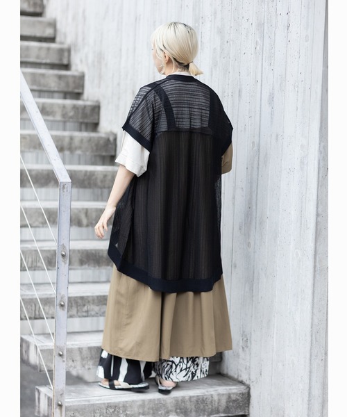 OSMOSIS（オズモーシス）の「【WEB限定アイテム】ストライプニットジレ（ニット/セーター・レディース・その他/ブラック・ONE SIZE）」の7枚目の写真