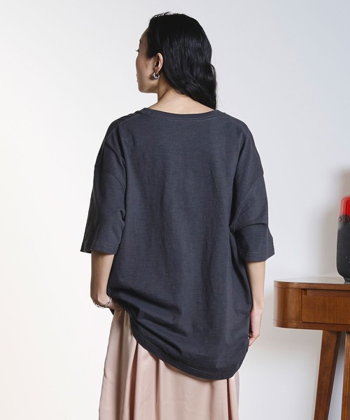 ROSE BUD(ローズバッド)の「TEXT BIG TEE(Tシャツ/カットソー・レディース・オフホワイト/チャコールグレー・ONE SIZE)」の8枚目の写真